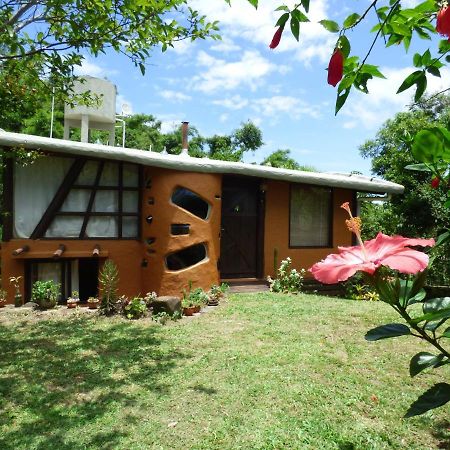 プライア・ド・ローザ Casa Ombakヴィラ エクステリア 写真