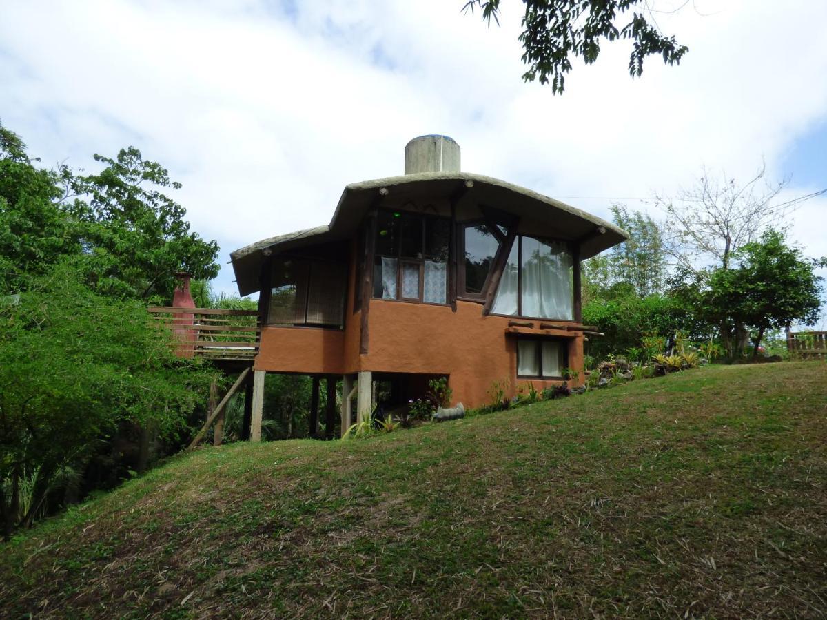 プライア・ド・ローザ Casa Ombakヴィラ エクステリア 写真